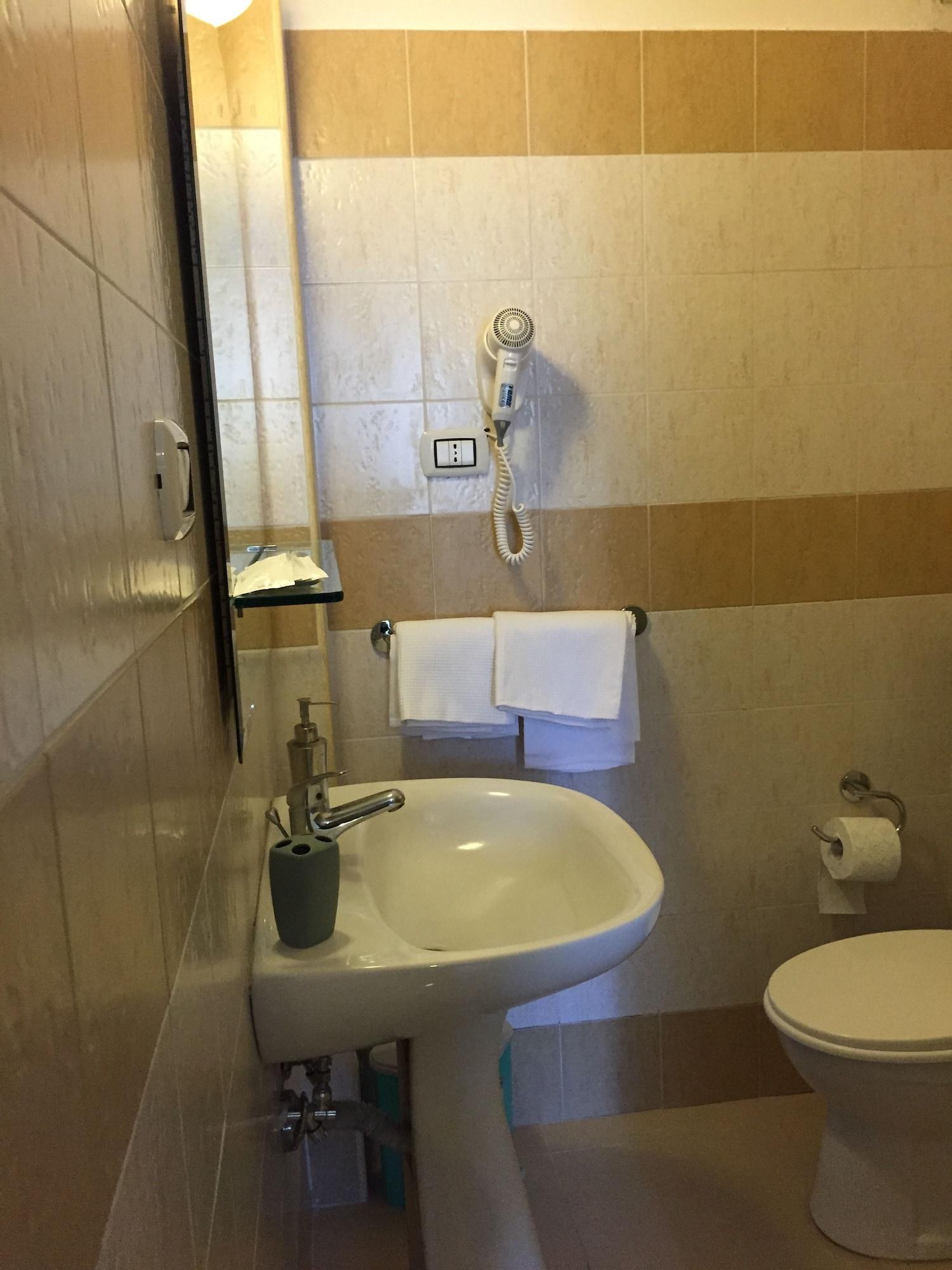 Hotel Centrale Europa Aeroporto di Catania Fontana Rossa Esterno foto